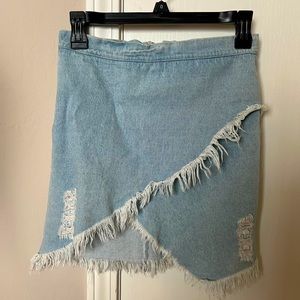 Denim frayed mini skirt